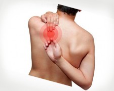 Почему болит под левой лопаткой сзади со спины – особенности диагностики и лечение