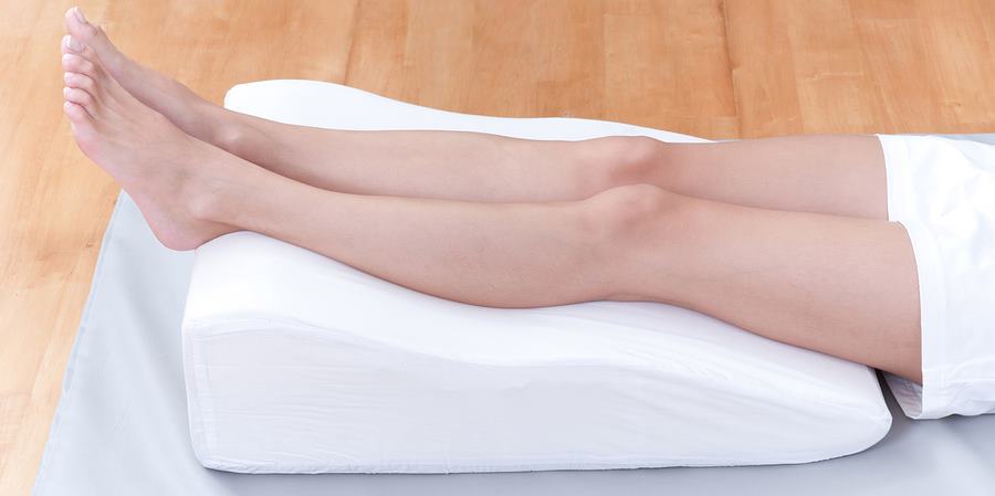 Используйте подушку для ног